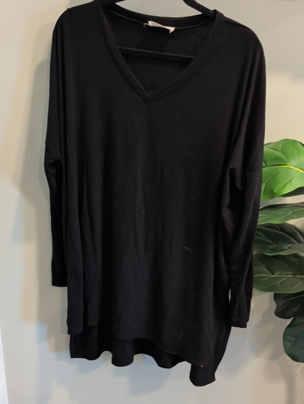 Zenana Outfitters Black V-Neck Long Sleeve Tunic